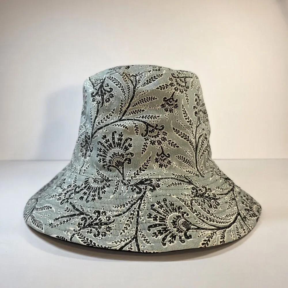 New with tags J Crew Women's Reversible Ratti Floral Bucket Hat M-L size